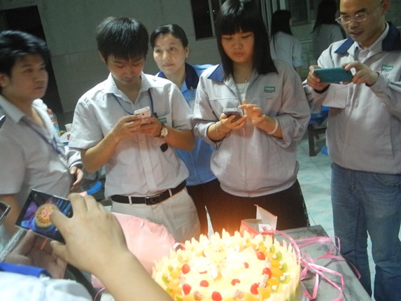 10、11月员工集体生日会报路